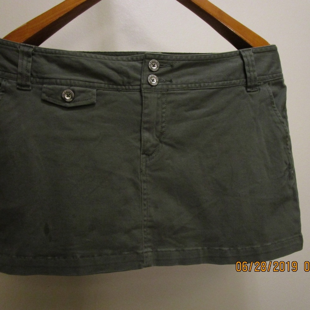 L.O.G.G. H & M Khaki Green 5 pocket mini skirt